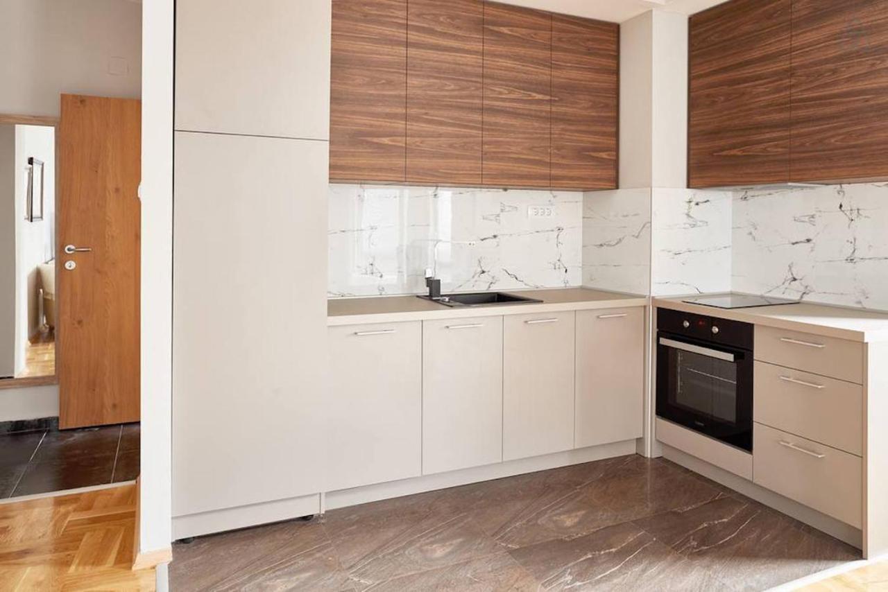 Bright Apartment Near City Center Skopje Bagian luar foto