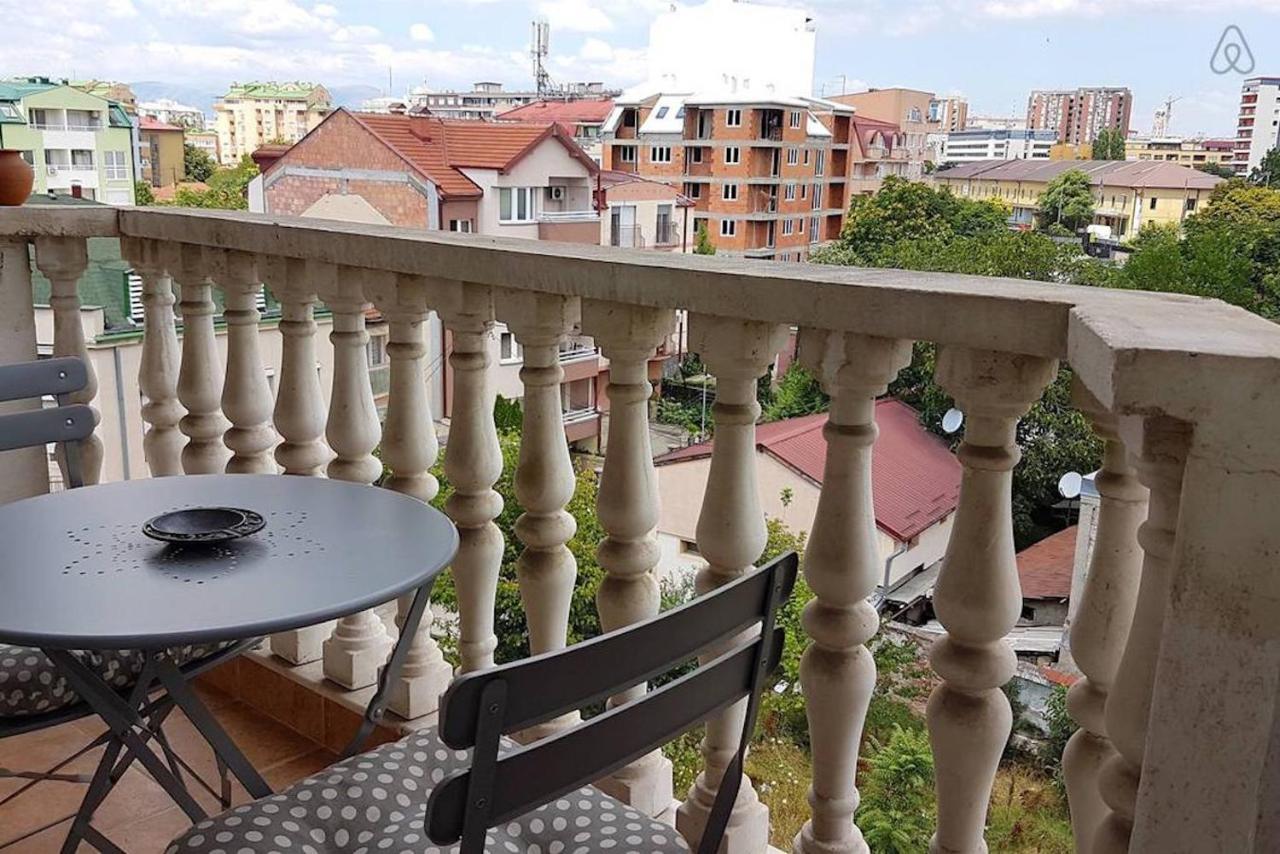 Bright Apartment Near City Center Skopje Bagian luar foto