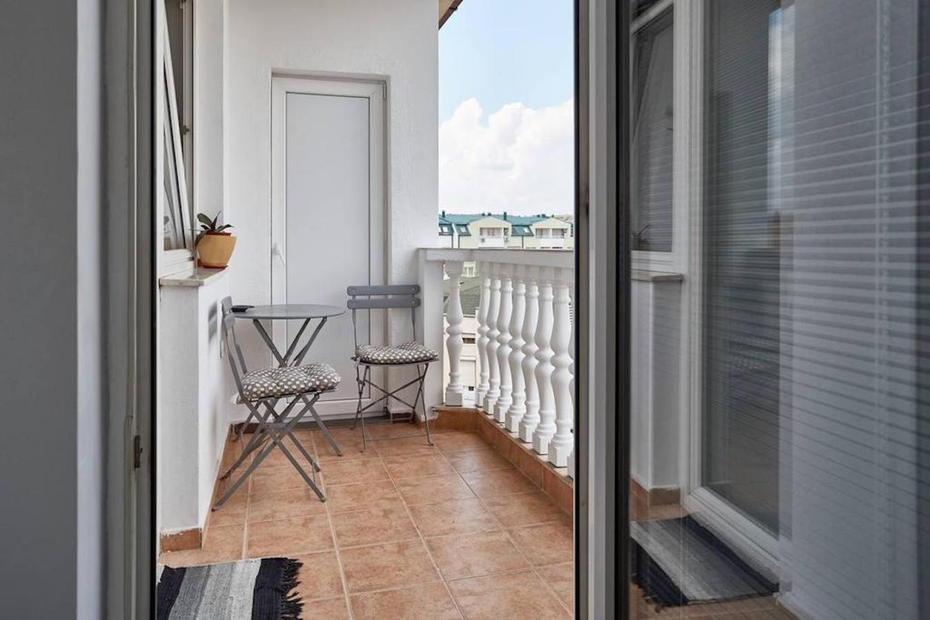 Bright Apartment Near City Center Skopje Bagian luar foto
